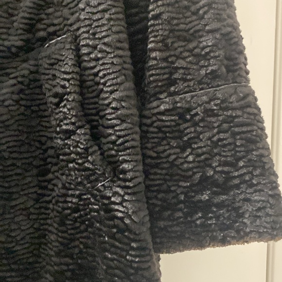 Vintage 60’s Style Heavy Botton Down Black Textured Coat - Picture 3 of 10